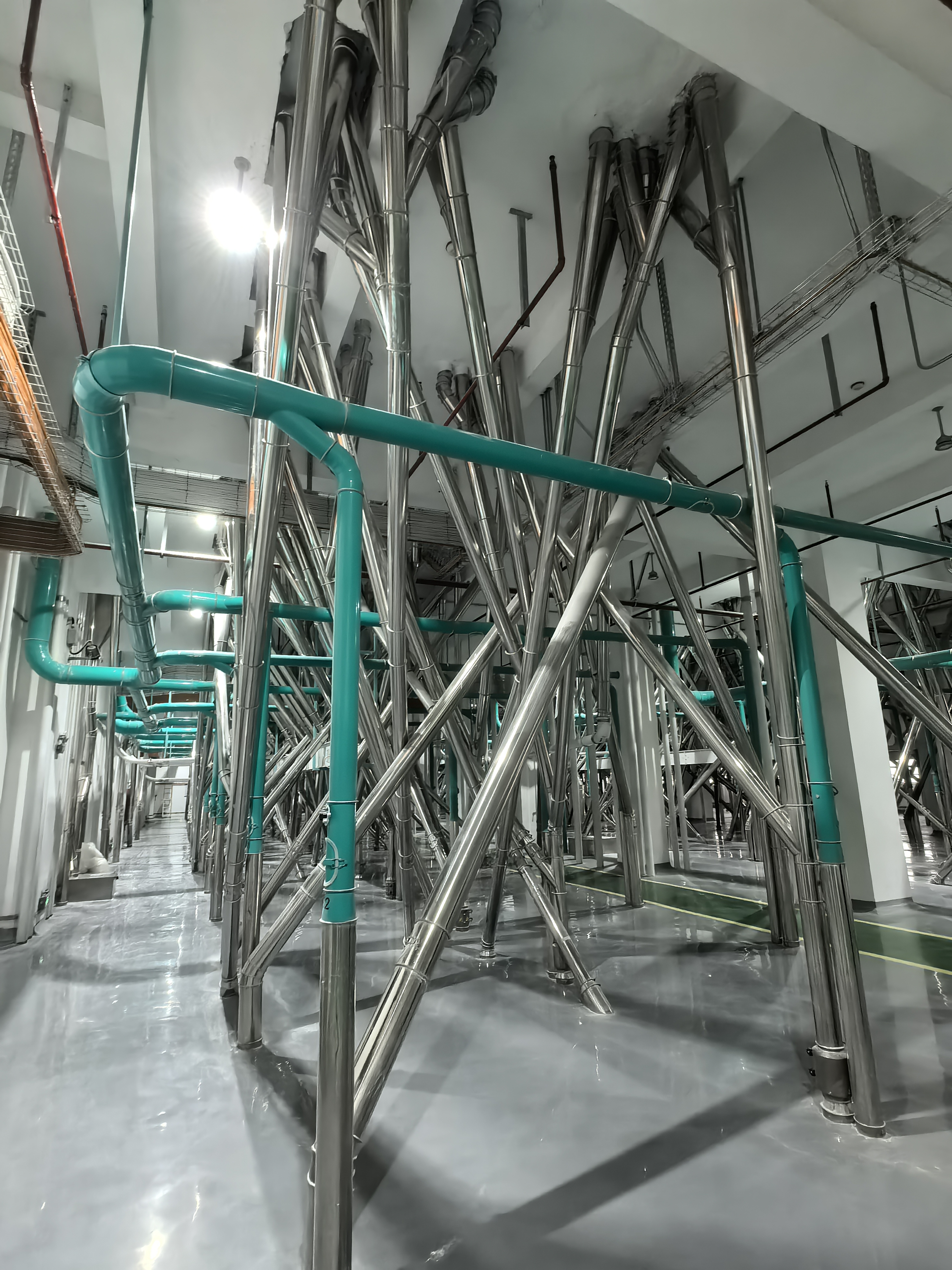 Gravity Spouting Pipe in Pneumatic and Aspiration